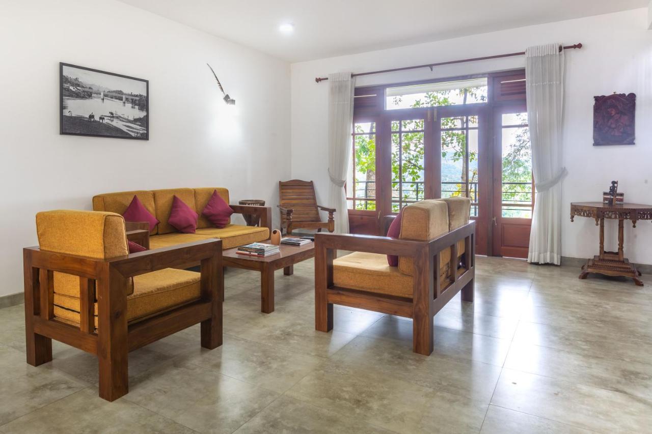 Villa Mount Melody Kandy Exteriör bild
