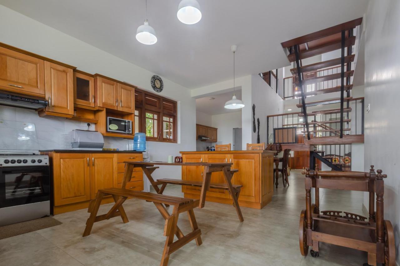 Villa Mount Melody Kandy Exteriör bild