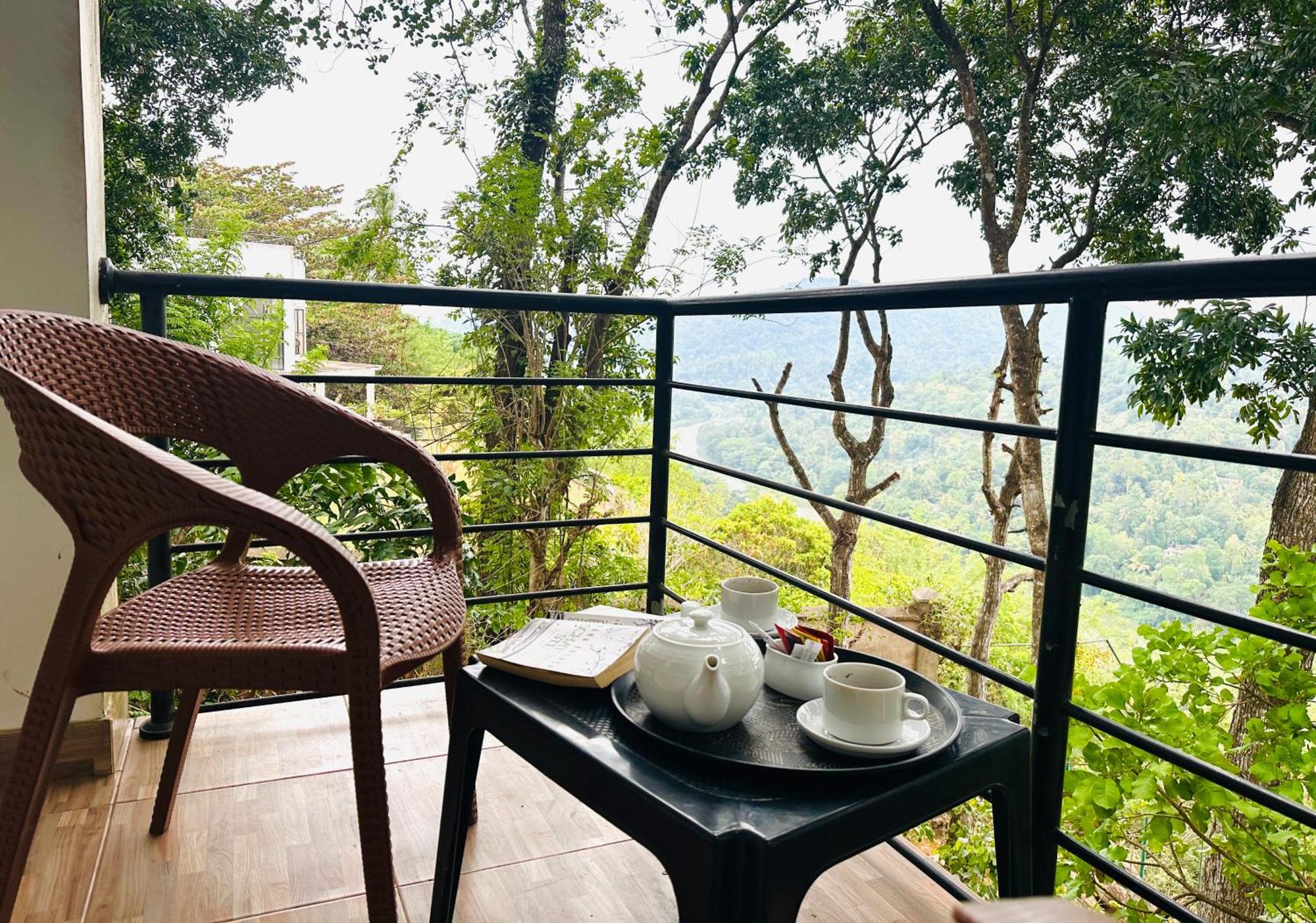 Villa Mount Melody Kandy Exteriör bild