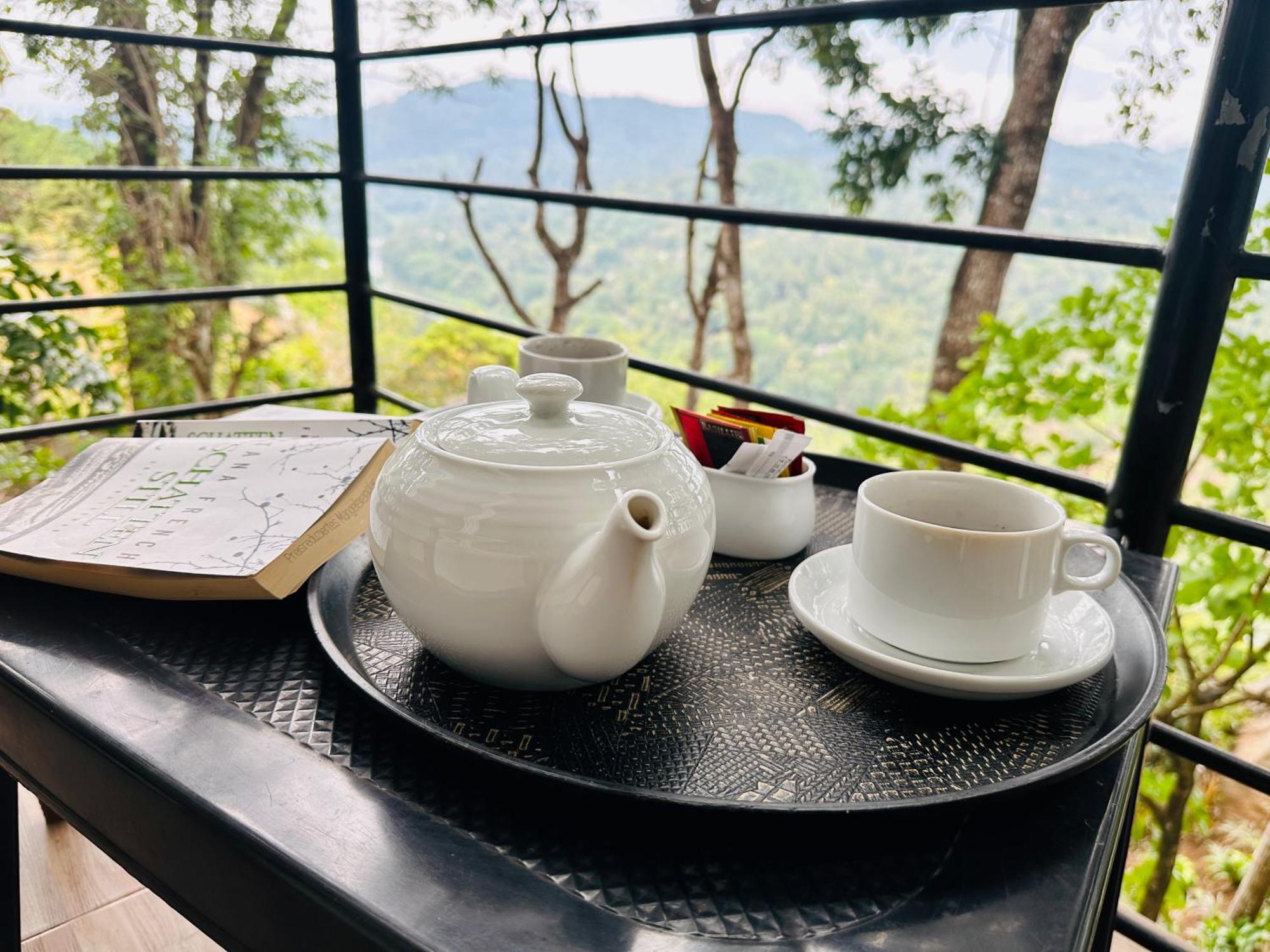 Villa Mount Melody Kandy Exteriör bild